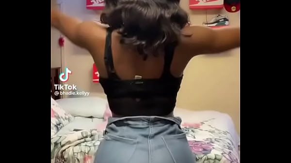 Badhi Badhi Chuchi Desi Indane